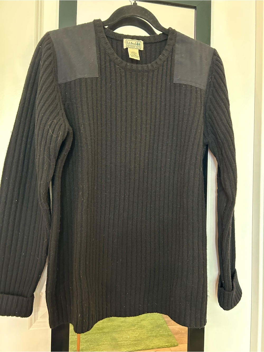 LL Bean men’s black commando Ribbed Sweater with Shoulder and elbow Patches